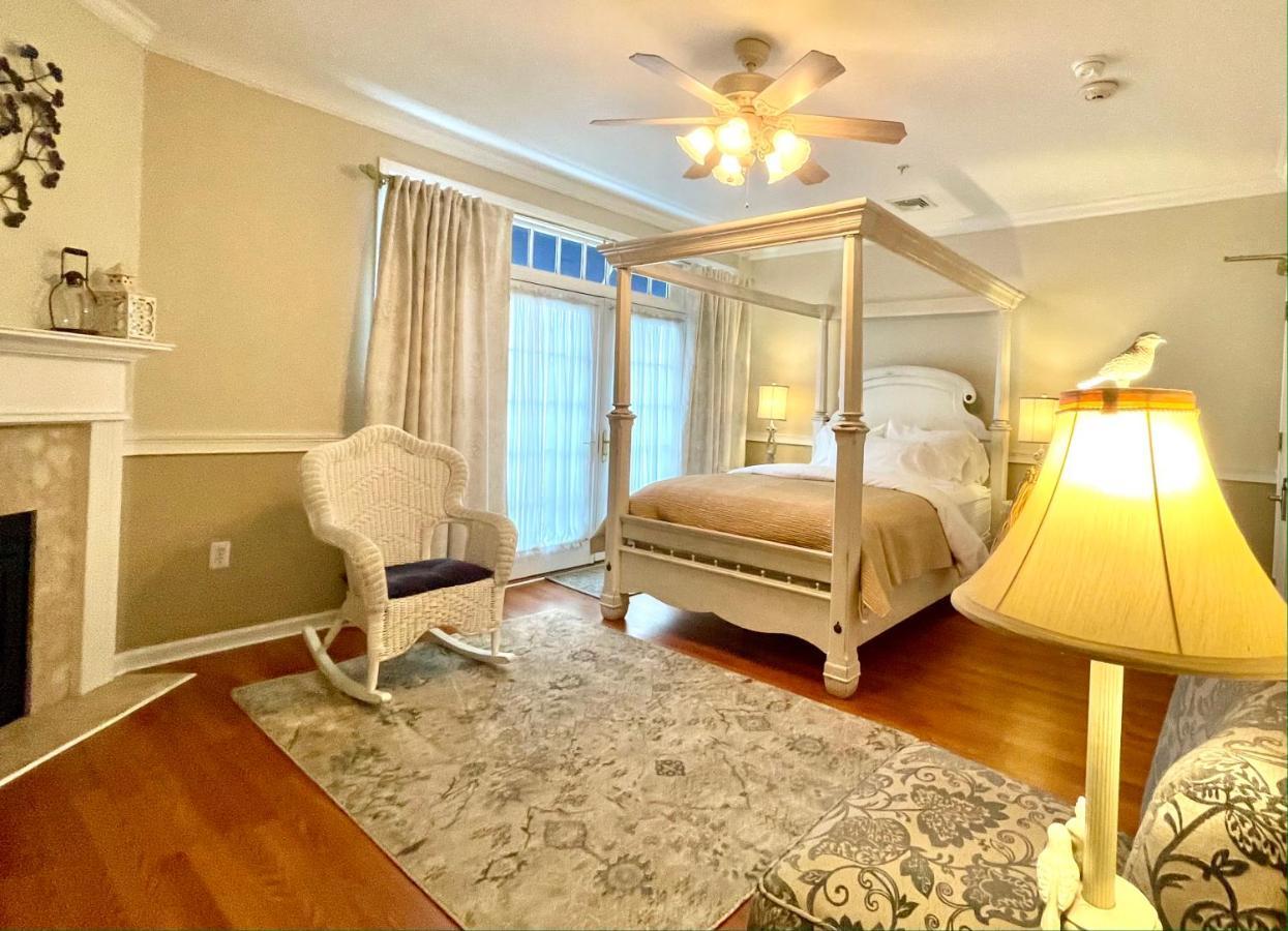 Hotel On Main 4*