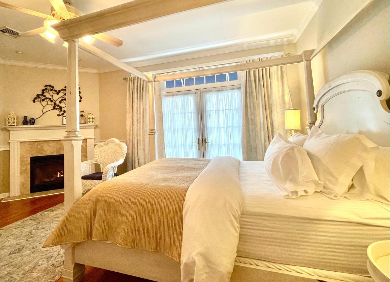 Hotel On Main 4*